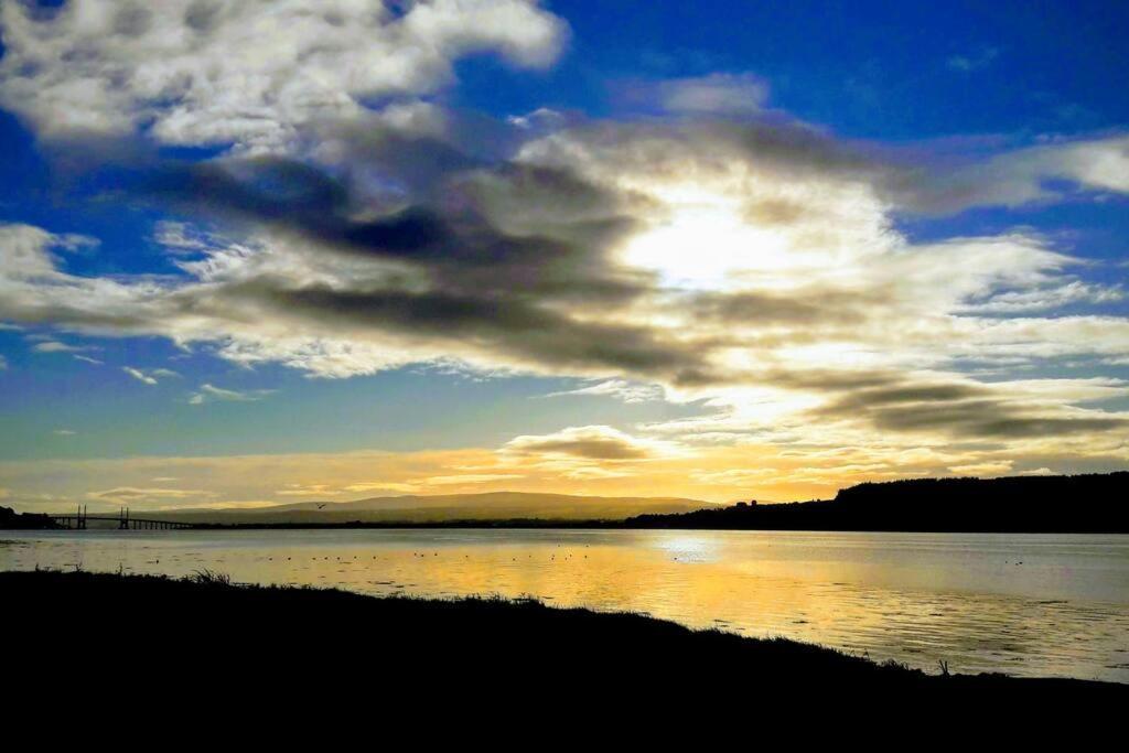 Holiday home Spacious Sea View 5 Miles From Inverness
