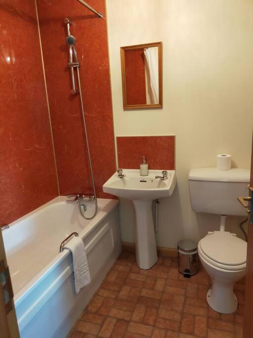 Holiday home Spacious Sea View 5 Miles From Inverness