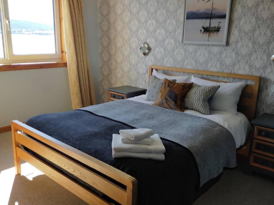 Spacious Sea View 5 Miles From Inverness