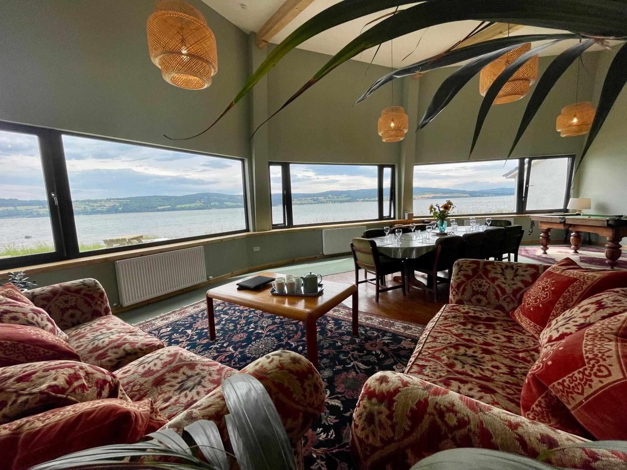 Spacious Sea View 5 Miles From Inverness Holiday home