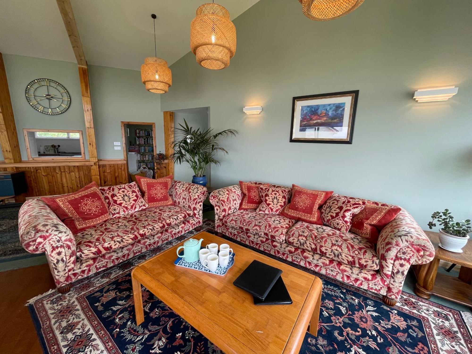Spacious Sea View 5 Miles From Inverness Holiday home